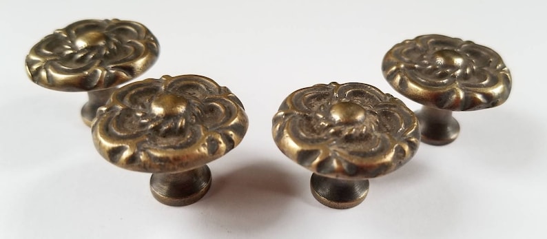 4 x Antique Vintage Style French Provincial Brass Floral Knobs Pulls Handles 1 diameter. K19 image 7