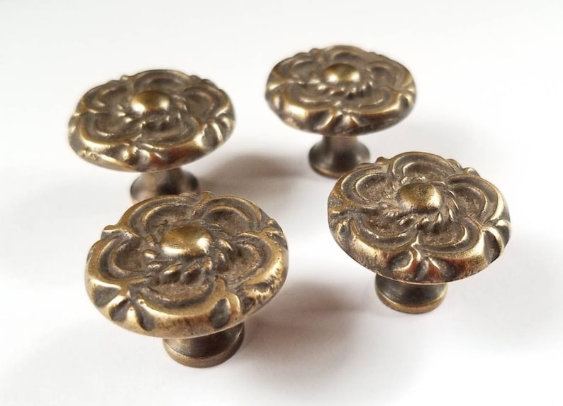 4 x Antique Vintage Style French Provincial Brass Floral Knobs Pulls Handles 1 diameter. K19 image 1