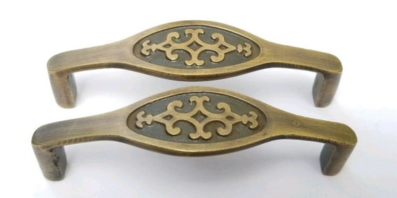 2 Vtg Retro style Brass Cabinet Cupboard Kitchen Handles Pulls 3-1//2/"ctr #P22