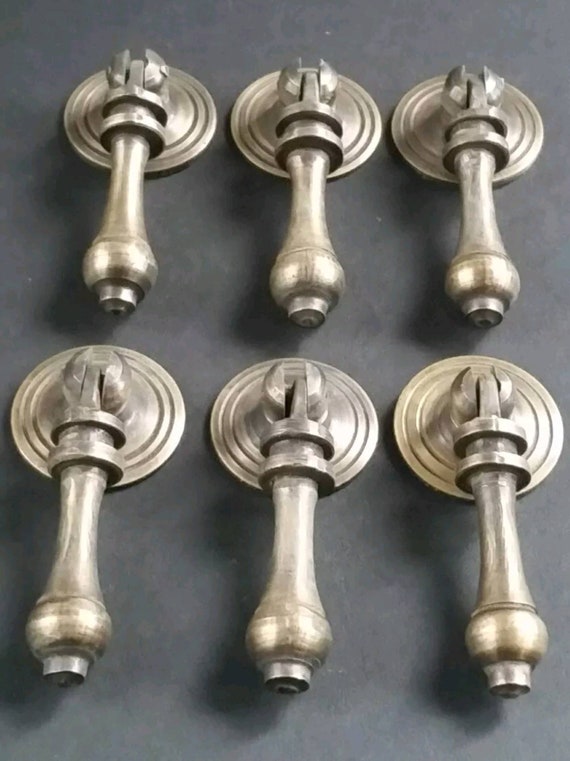 2 ANTIQUE SOLID BRASS SCREW ON LARGE ROUND KNOBS FLORAL DESIGN 2/" dia #Z27