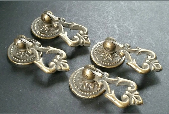 6 Vintage Drawer Pulls DIY Project Hardware 2 1//4/" X 2 1//4/" Ornate Shape Brass