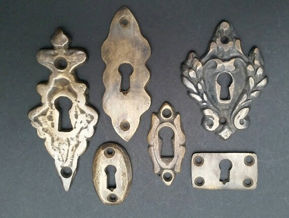6 oval brass escutcheons,key hole covers size 1 3//8/" tall jewelry component #E5