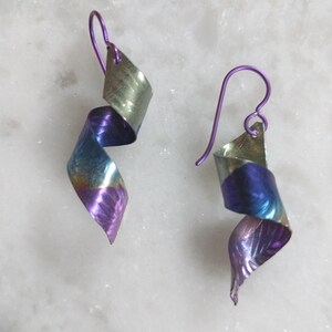 TITANIUM Petite Dangle Earrings ~ Spiral Twist ~ Hypoallergenic ~ Anodized ~ Sensitive ~ Coils ~ Handmade ~ Lightweight ~ NEW
