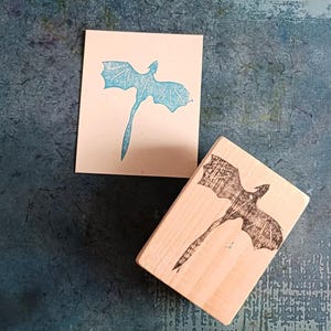 Tampon en caoutchouc dragon pour journal indésirable, dragon volant pour garçon qui fête son anniversaire, cadeau pour les amateurs de jeux, impression d'animal volant, artisanat d'une mère dragon