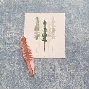 Dennenrubberstempel, bosboomstempel, natuurbruiloft, winterkaarten maken, decembervakantie, kerstsokvuller, kunsttijdschriftagenda