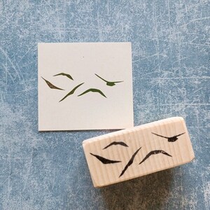 Vliegende vogels rubberstempel voor scrapbooking, wilde vogelstempel voor herfstpapier, bullet journal achtergrond, boswezens,