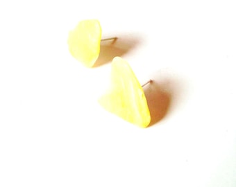 Stud earrings FRAGMENTS Seashell fragments cream white triangles by All Things Natural