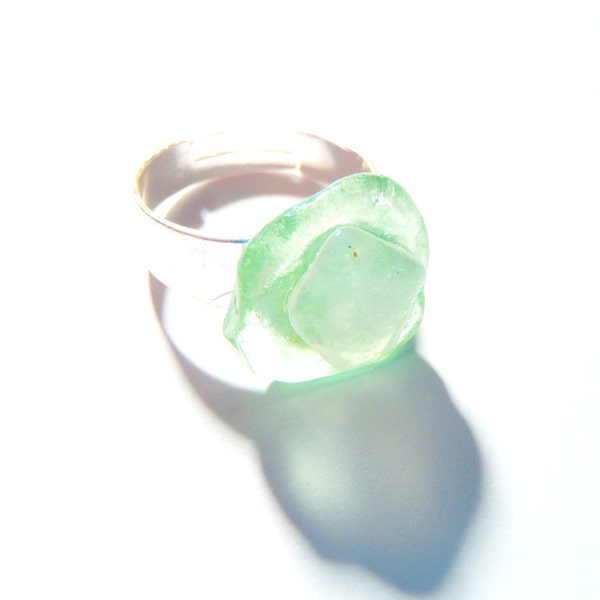 Bague OCEAN PARK galets de verre transparent couleur menthe verre de mer anneau argenté ajustable design original All Things Natural 2013