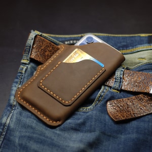 Funda de cuero para iPhone, bolso de cinturón grabado para teléfono inteligente, bolsa personalizada para teléfono celular, estuche de viaje occidental con ranuras para tarjetas