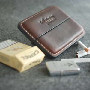 Custodia per sigarette incisa, portasigari in pelle, accessori da viaggio da uomo, scatola di tabacco da fumo, padre del regalo dello sposo