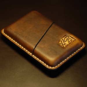 Custodia per sigarette personalizzata, portasigari in pelle incisa, regalo groomsmen, scatola di sigarette da viaggio