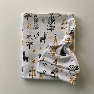 Gender Neutral Swaddle Blanket & Newborn Hat Set. Newborn Take Home Set. Wildlife Swaddle Set.  Newborn Photo Pro p! Baby Shower Gift