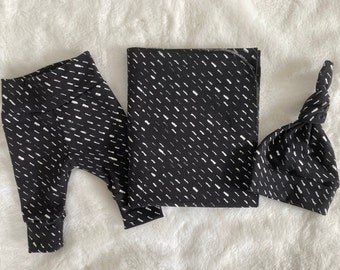 Black and White Swaddle Blanket & Newborn Hat Set. Newborn Leggings. Gender Neutral Take Home.  Baby Shower Gift. Newborn Photo Prop.