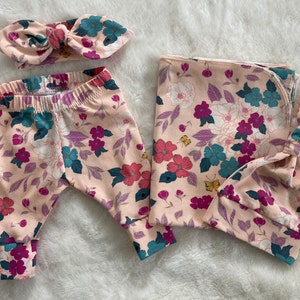 Conjunto para llevar a casa para recién nacida. Manta envolvente y gorro o diadema. Leggings para recién nacida. Ropa para recién nacida. Regalo para baby shower. Atrezo para fotos.