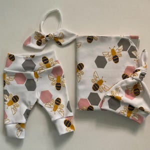 Bees Newborn Take Home Set. Gold Glitter Bee Swaddle Blanket & Hat OR Headband. Newborn Leggings. Bee Swaddle. Baby Shower Gift. Photo Prop.