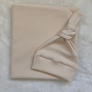Organic Ribbed Knit Baby Blanket & Newborn Hat Set. Cream Organic Gender Neutral Take Home Set. Baby Shower Gift. Baby Photo Prop. Swaddle