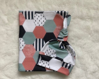 Gender Neutral Newborn Set. Hexagon Swaddle Blanket & Newborn Hat Set.  Newborn Take Home Set. Baby Shower Gift. Newborn Photo Prop