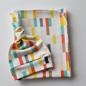 Baby Blanket & Newborn Hat Set. Newborn Take Home Set.  Baby Shower Gift. Newborn Photo Prop. Swaddle Blanket. Newborn Hat.