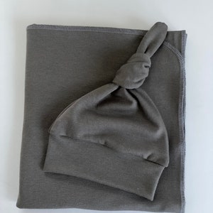 Graues Bambus Take Home Set.  Bambus Swaddle Decke und Newborn Hat Set.  Bambus Baby Set. Baby-Dusche-Geschenk. Neugeborenen Jungen Fotorequisite.