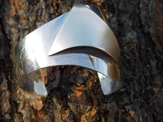 SUSAN CUMMINGS huge dimensional matte silver and … - image 1