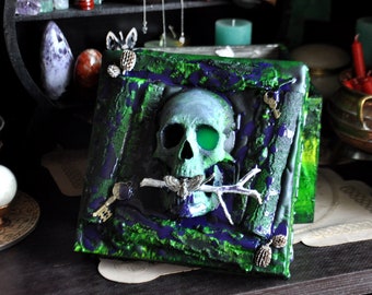 Skull Dead Head Moth trinket box. Medium box for candles, crystals, tarot cards, runes and other witch stuff, Halloween decor