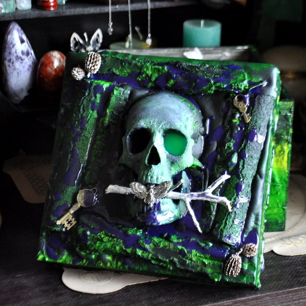 Skull Dead Head Moth trinket box. Medium box for candles, crystals, tarot cards, runes and other witch stuff, Halloween decor