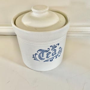 1 Quart Tea Canister and Lid - Yorktowne by Pfaltzgraff (USA)