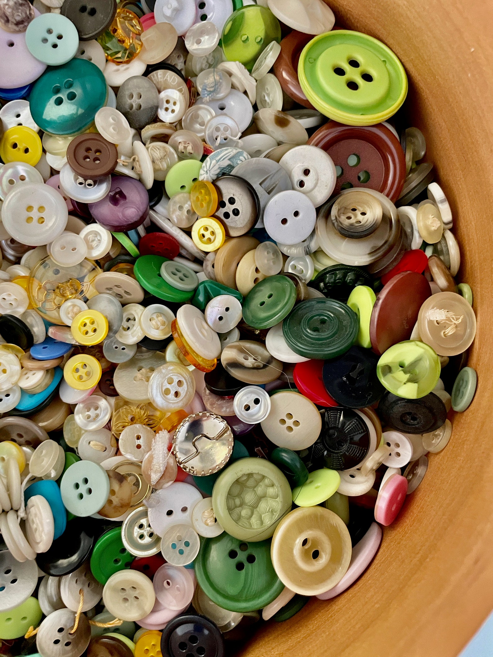 Assorted Buttons in Bulk - Small to Medium-large - Etsy