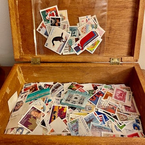 Packet of 25 Canadian Stamps