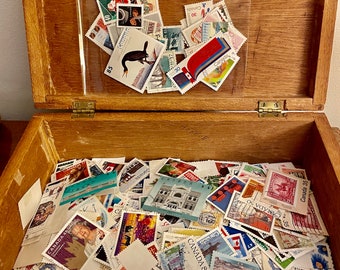 Packet of 25 Canadian Stamps