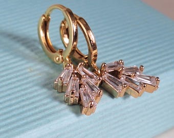 Art Deco Huggie Hoop Earrings: Dainty 1920s Jewelry