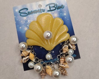 Confetti Lucite Deco Shell Brooch Pin with Nautical Shell and Pearl Charms in Yellow. Lucite Luau 50s, 60s Retro Pinup Style MCM Mermaid