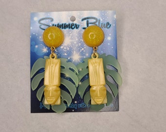 Tropical Tiki Earrings with Yellow Vintage Tikis and Green Leaves. Lucite Luau 50s, 60s Retro Pinup Style MCM Bakelite Fakelite