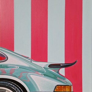 Porsche 911 striped rear end