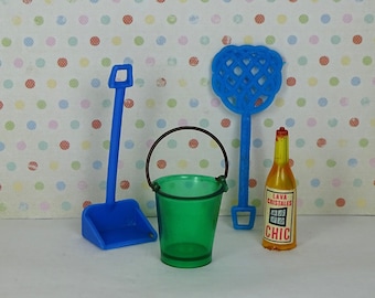 Dollhouse vintage cleaning set 1960s 1970s metal plastic blue yellow