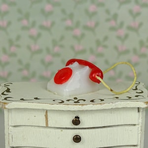 Puppenstube Vintage Telefon 1960er Jahre weiß rot Kunststoff