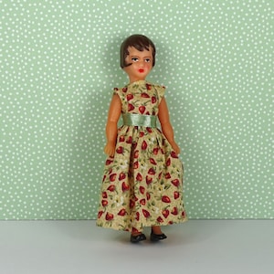 Dollhouse vintage ARI mommy doll 1970s strawberry dress dress