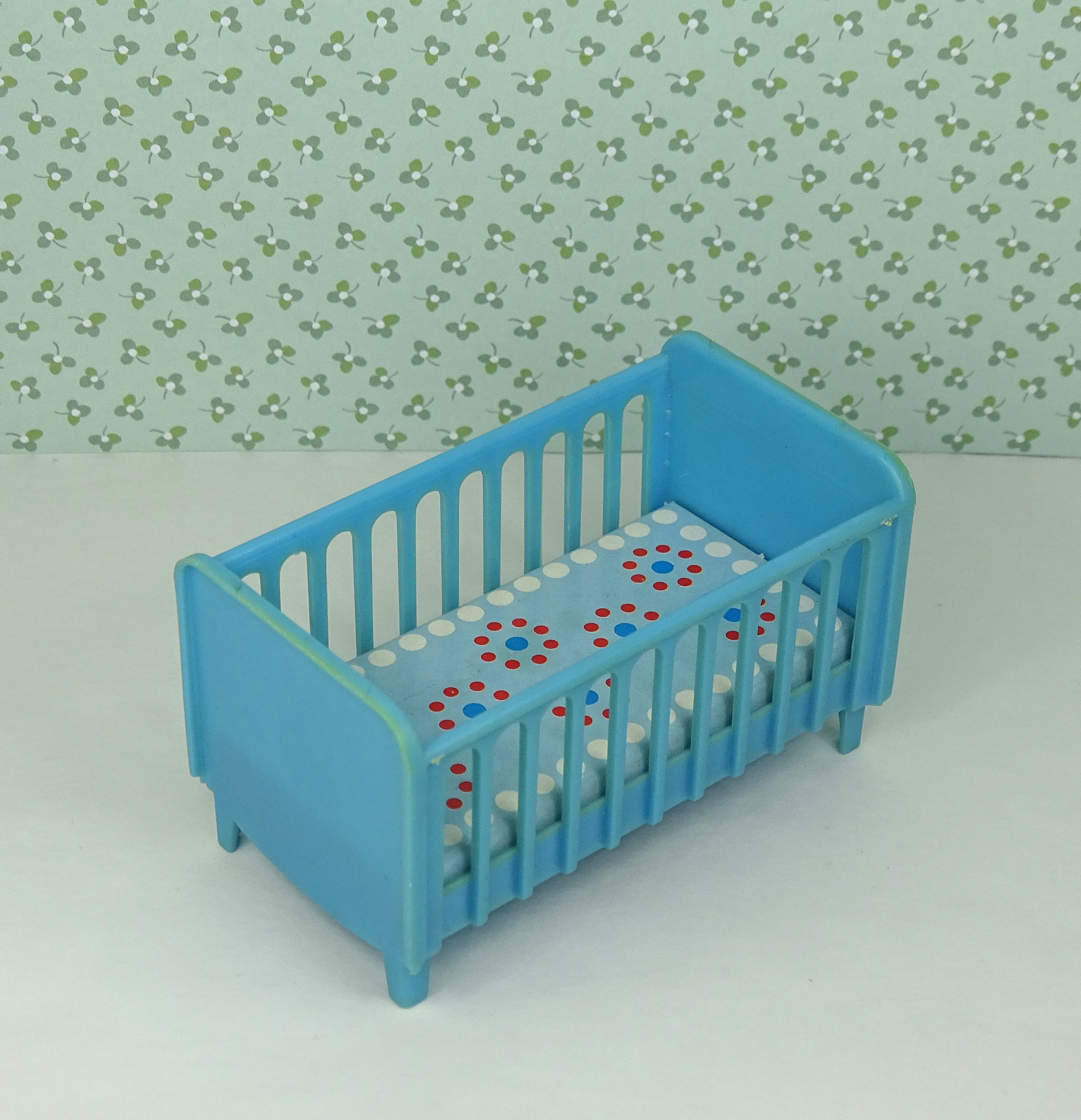 dollhouse crib