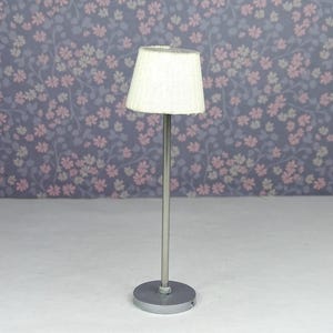 Lampada da terra vintage Dollhouse Lundby anni &#39;90 bianco argento