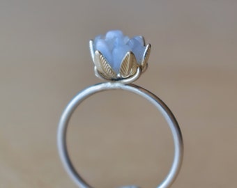 Blue Lace Agate Floral Jewelry, Lotus Flower Ring in Fine Silver, Rough Gem Mothers Day Ring, Fairy Jewelry in Light Blue and Silver, 6