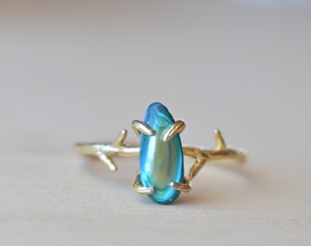 Turquoise Stone Ring in Yellow Gold Tone, Wavy Branch Twig Antler Ring Band in 7.5, Turquoise Abalone Shell Ring for the Nature Lover