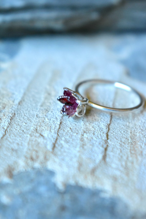 Garnet and Diamond Ring. Vintage Style Garnet Ring With Four Diamonds.  Vintage Flower Ring With a Garnet and 4 Diamonds - Etsy