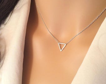 NEW TRIANGLE DUAL BLACK GOLD SPIKE NECKLACE DOUBLE CHAIN BOX WOMENS CHOKERS UK NEW TRIANGLE DUAL BLACK GOLD SPIKE NECKLACE DOUBLE CHAIN BOX WOMENS CHOKERS UK