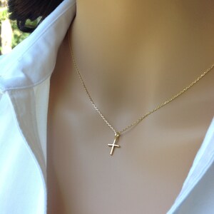 Collier religieux, petite croix, cadeau d'encouragement, collier croix pour femme, petit collier croix en or pour fille, collier croix en argent image 2