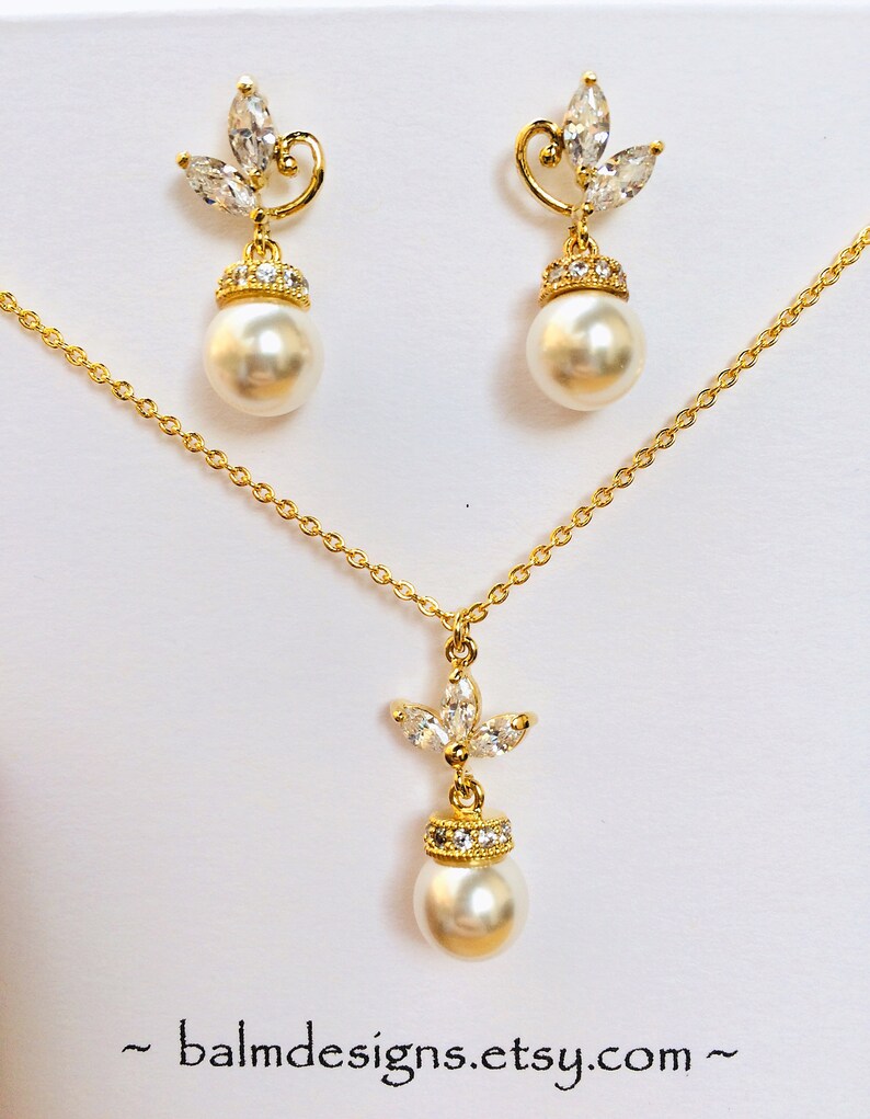 Gold Pearl Necklace and Earring Set for Wedding or Bridesmaids, Special Occasion Jewelry Set with Pearls, Classic Dress Attire for Office image 2