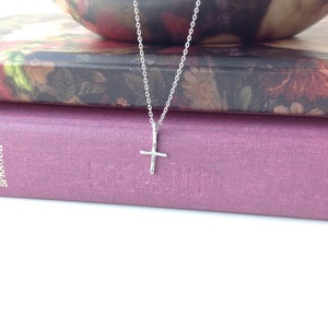 Collana di fede, piccola collana croce, regalo di incoraggiamento, collana croce da donna, piccola collana croce d'oro per ragazze, collana croce argento immagine 4