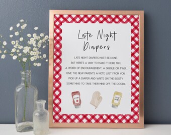 Op de afbeelding: Een printbaar bord met een rood-witte ruitjesachtergrond. Het bord zegt "Late Night Diapers" en bevat een gedicht over het geven van een briefje of een grappige boodschap aan nieuwe ouders om hen door de nacht te helpen. Het bord bevat ook illustraties van een ketchupfles, een ovenwant en een mosterdpot.