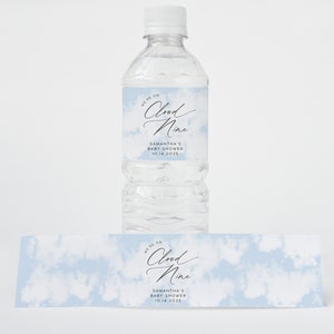 Estamos en la plantilla de envoltura de botella de agua de Cloud Nine, baby shower de Cloud Nine, baby shower de Cloud 9, ducha temática de nube, etiqueta de botella de agua de nube