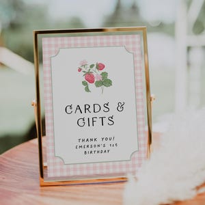 Beere 1. Geburtstag Karten und Geschenke Schild Vorlage, Beere erste Geburtstagsfeier, Erdbeere 1. Geburtstag, Mädchen 1. Geburtstag Thema, rosa Gingham