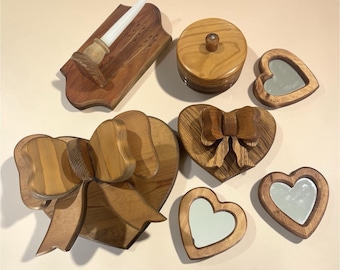 Konvolut Vintage-Holz-Cottage-Core-Bauernhaus-Dekoration Schleifenbox Kerzenhalter Herzen